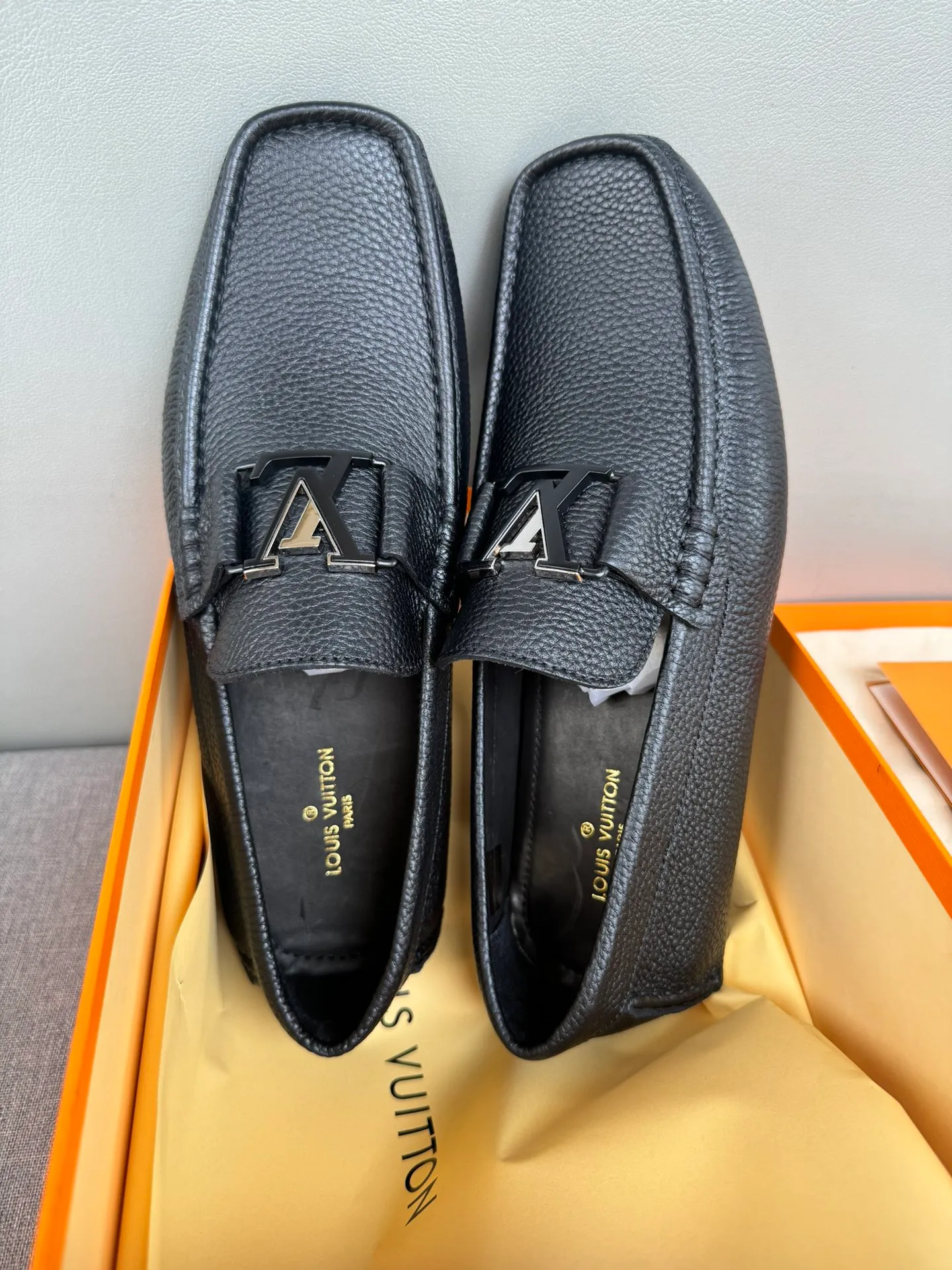 Batch 740💰[strong][strong][strong] Original order quality, new models at the counter, LV Louis Vuitton counter new models, handmade men's driving shoes, bean shoes, slip-on shoes, lazy shoes, exquisite hand-stitching, workmanship details comparable to the counters, Italian imported pebbled cowhide, water-dyed cowhide lining, sweat-absorbent and deodorant, black, 39-44 in large quantities in stock (38, 45 custom-made)